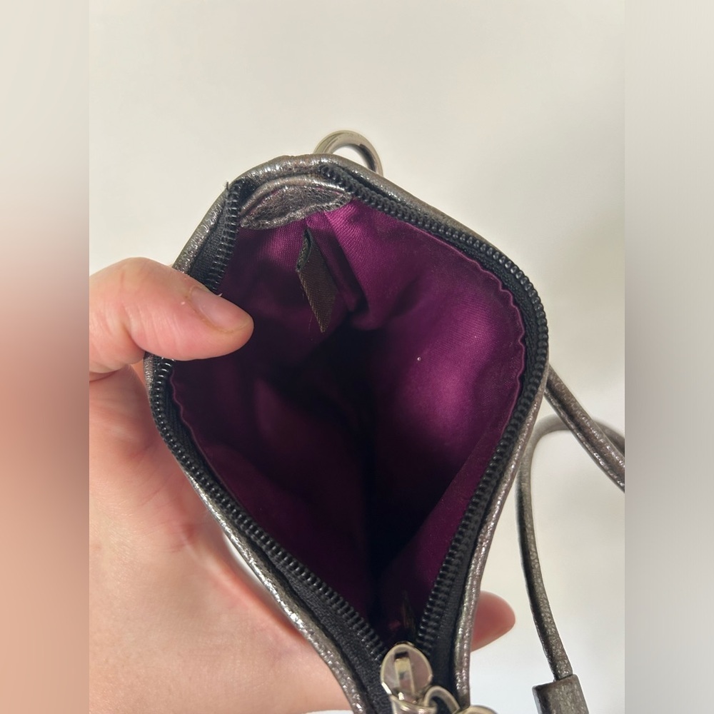 DO NOT BUY!!! Coach Poppy Wristlet - Picture 8 of 9